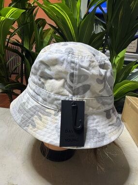 David and Young Unisex Neutral Camo Bucket Hat (cream, beige, gray tones)